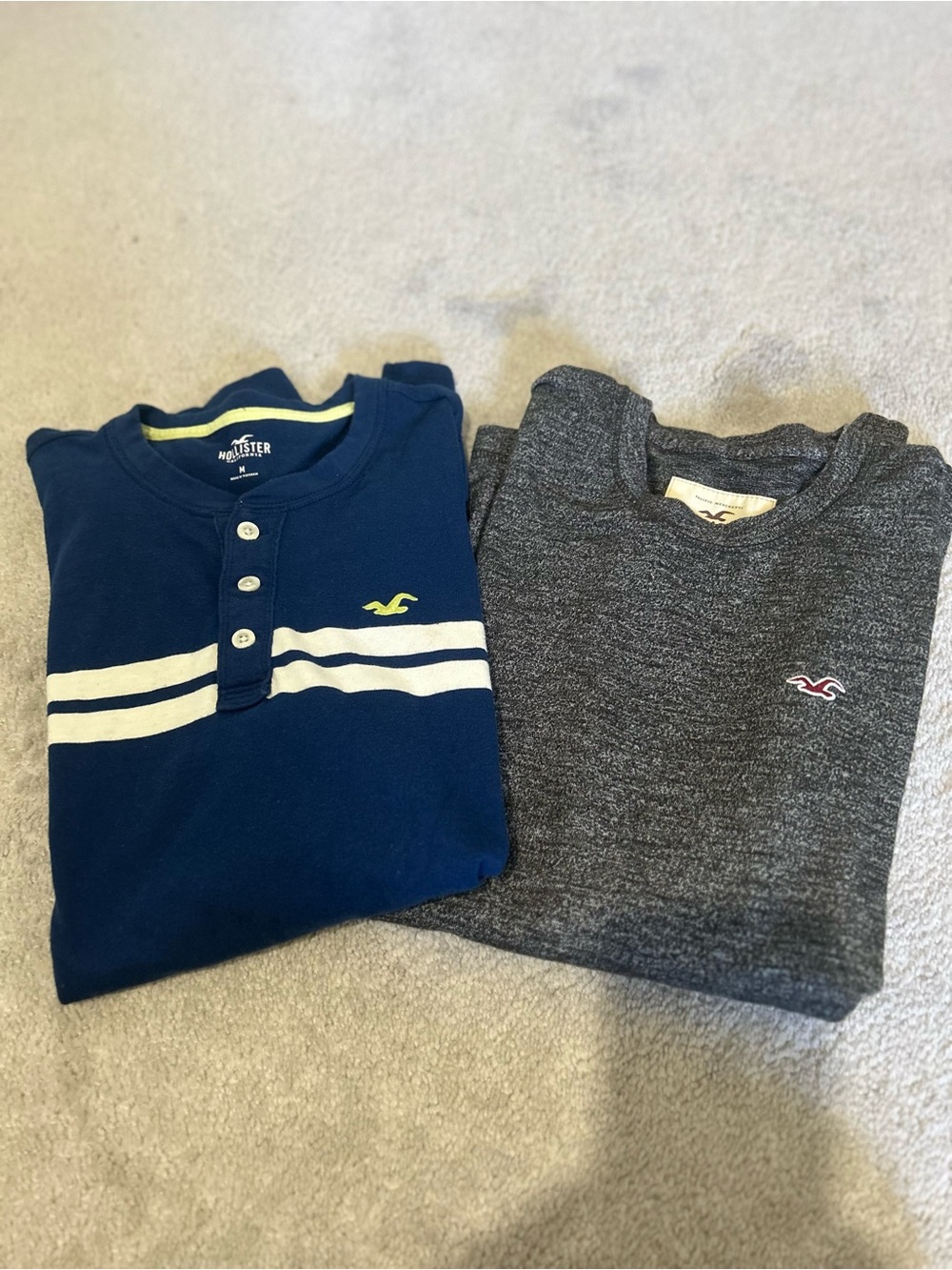 Hollister Navy and Gray long sleeves shirts bundle